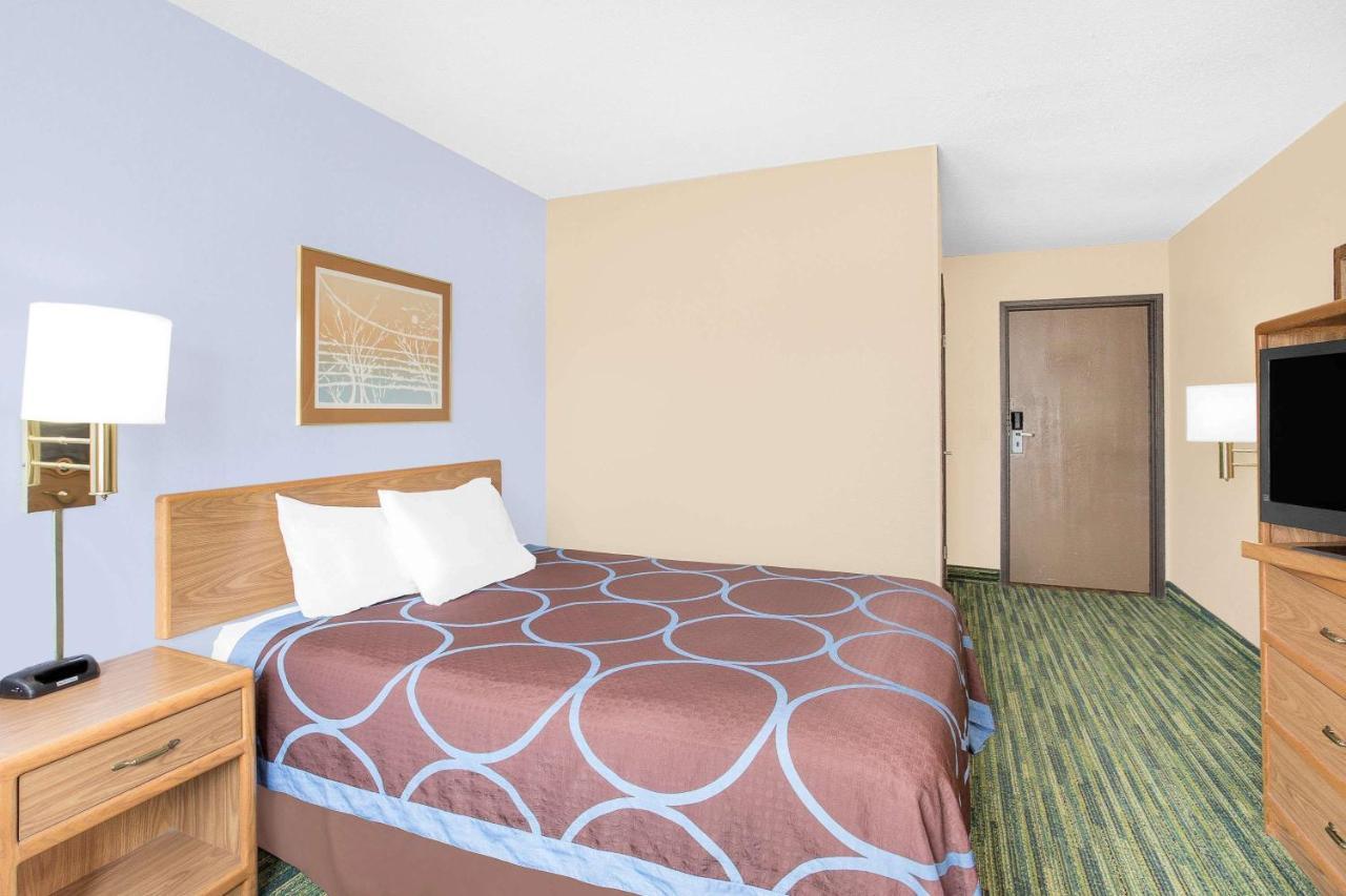 Hotel Boarders & By Cobblestone Cedar Falls
